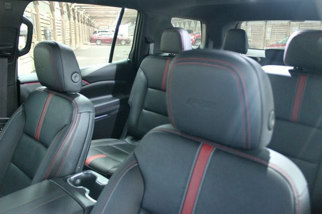 Used 2025 Chevrolet Traverse RS w/ LPO, Floor Liner Package AWD/4WD image 18