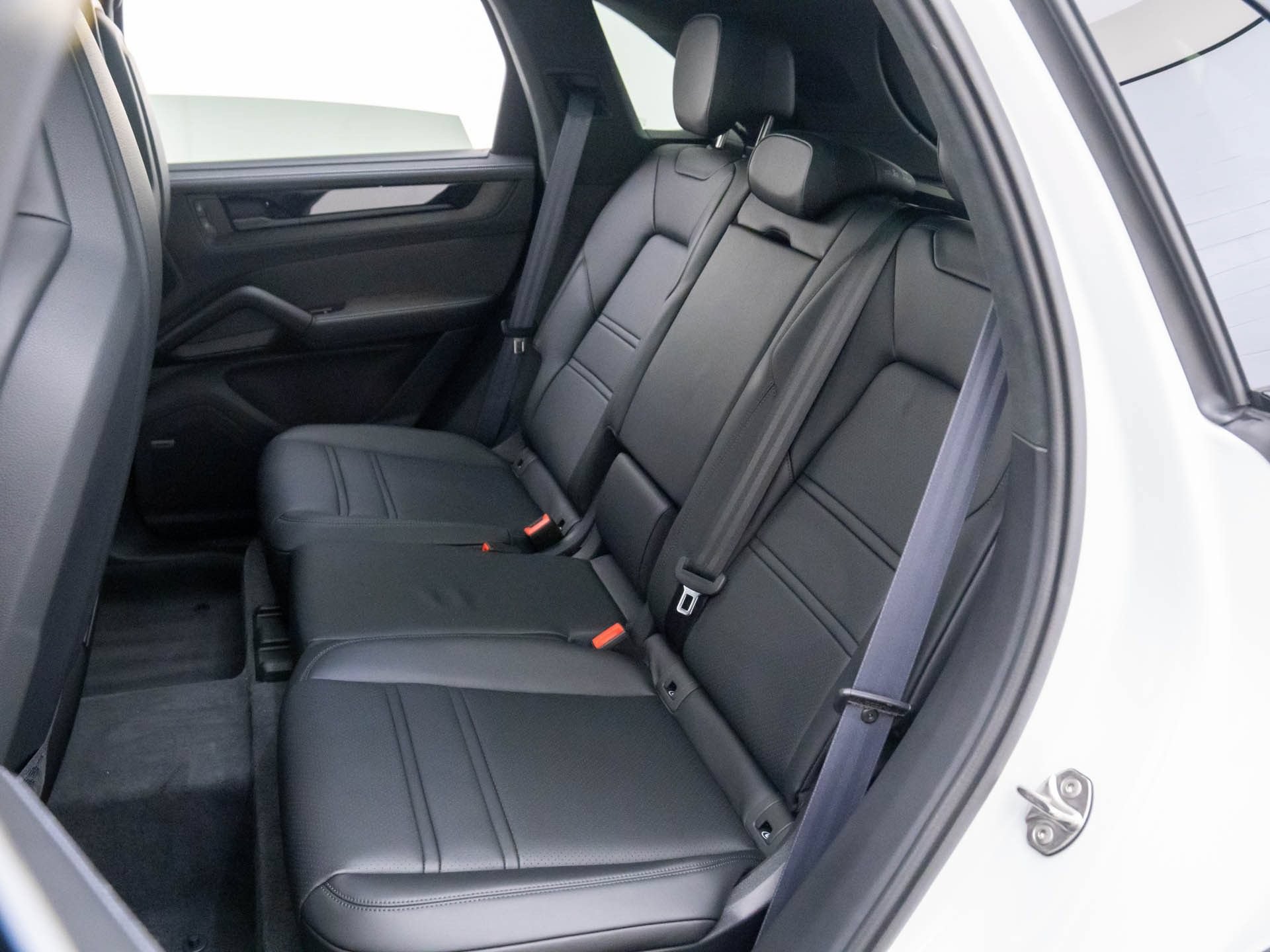 Used 2026 Porsche Cayenne GTS AWD/4WD image 17