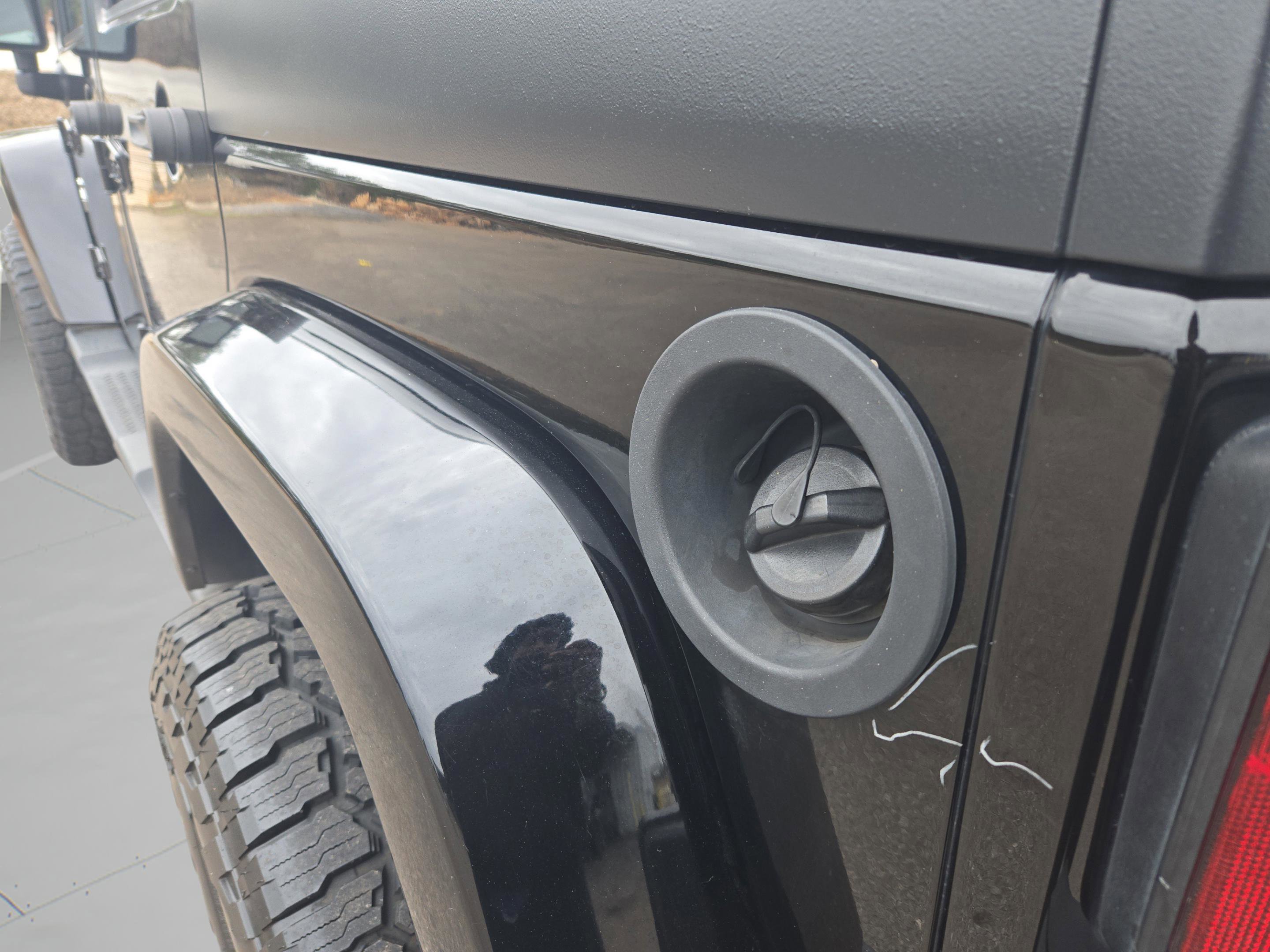 Used 2017 Jeep Wrangler Unlimited Sahara image 9