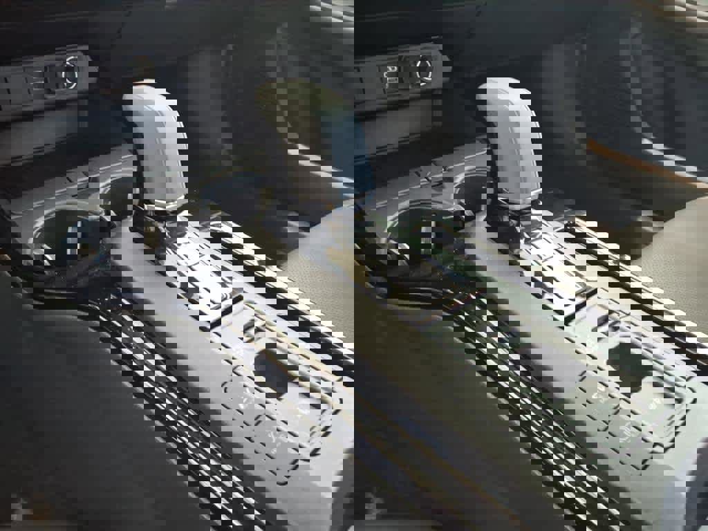 Used 2025 Toyota Prius AWD image 13