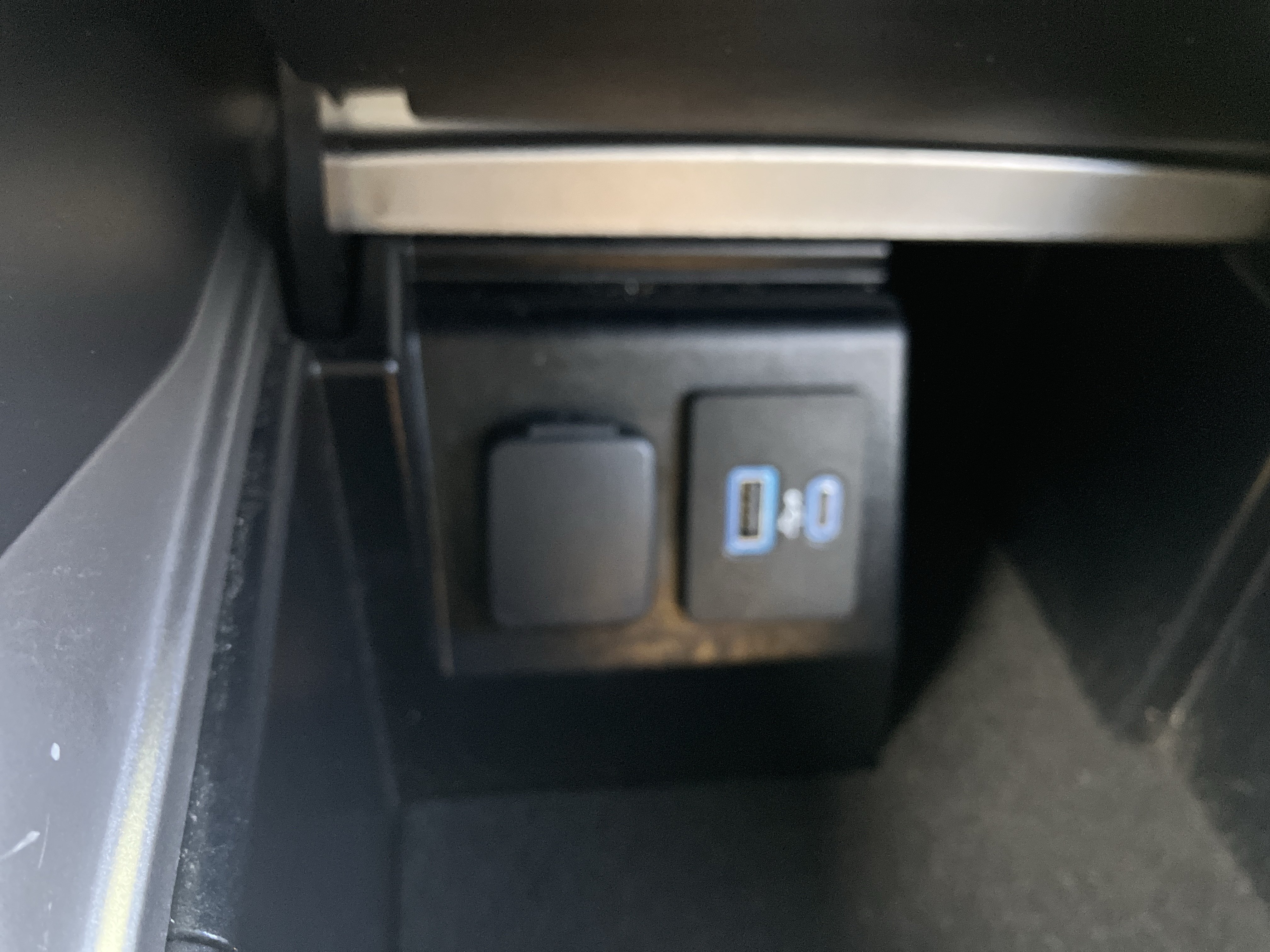 Used 2021 Ford Explorer XLT AWD/4WD image 30