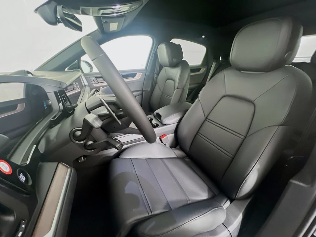 New 2026 Porsche Cayenne E-Hybrid Coupe AWD/4WD image 5
