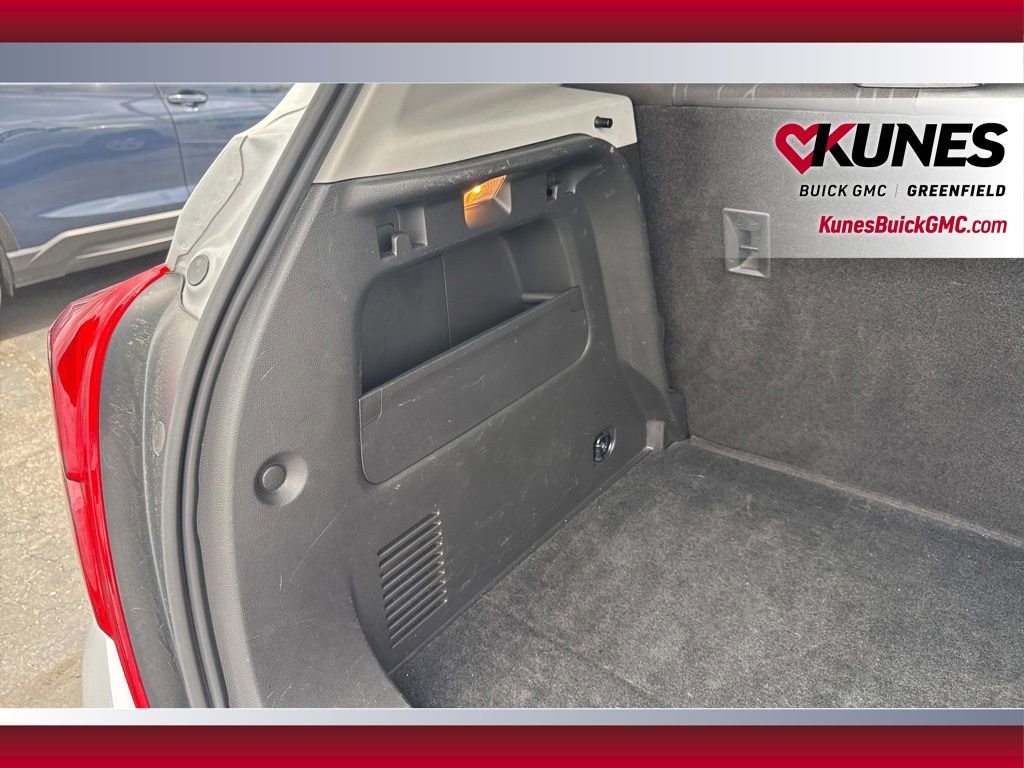Used 2020 Chevrolet Trax LT w/ LT Convenience Package FWD image 35