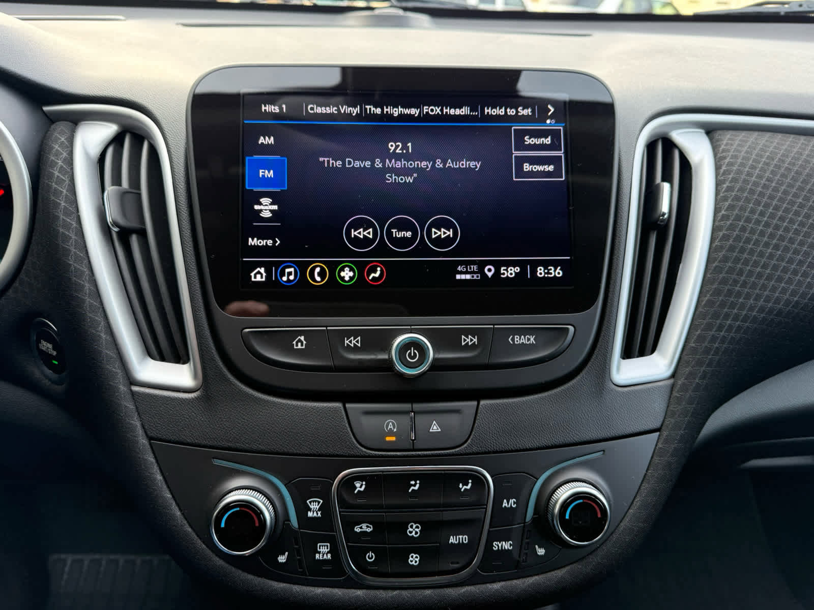 Used 2024 Chevrolet Malibu LT image 15