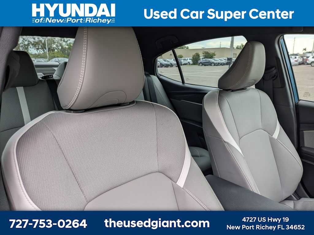 Used 2025 Toyota Camry SE FWD image 6
