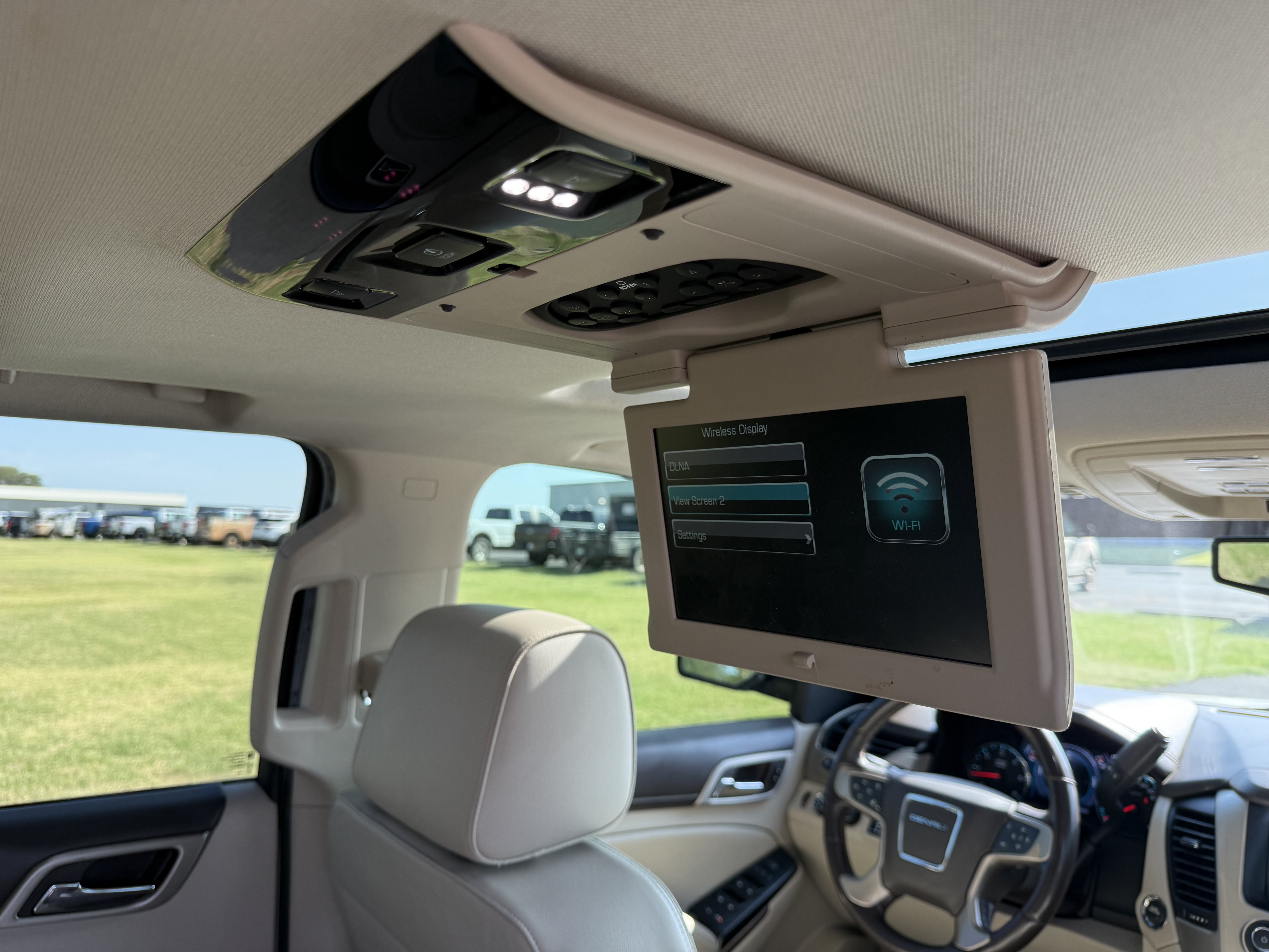 Used 2018 GMC Yukon Denali w/ Open Road Package AWD/4WD image 8