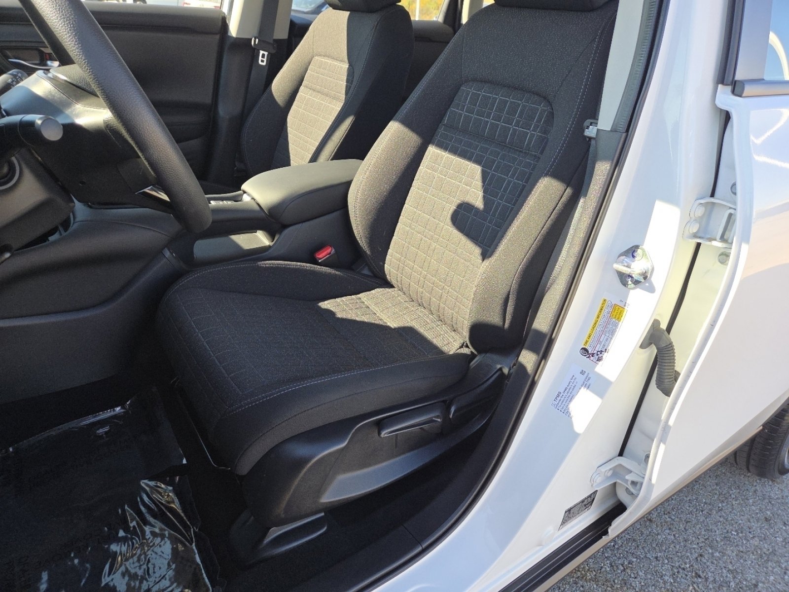 Used 2025 Honda HR-V LX image 23