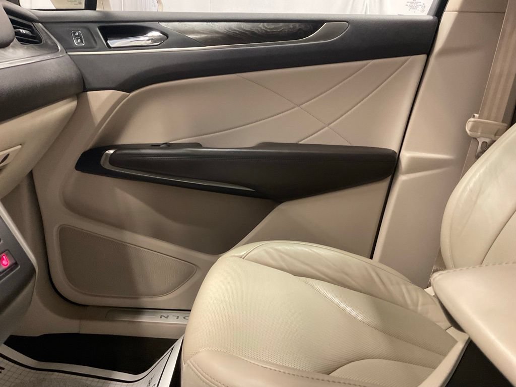 Used 2017 Lincoln MKC Reserve FWD image 23