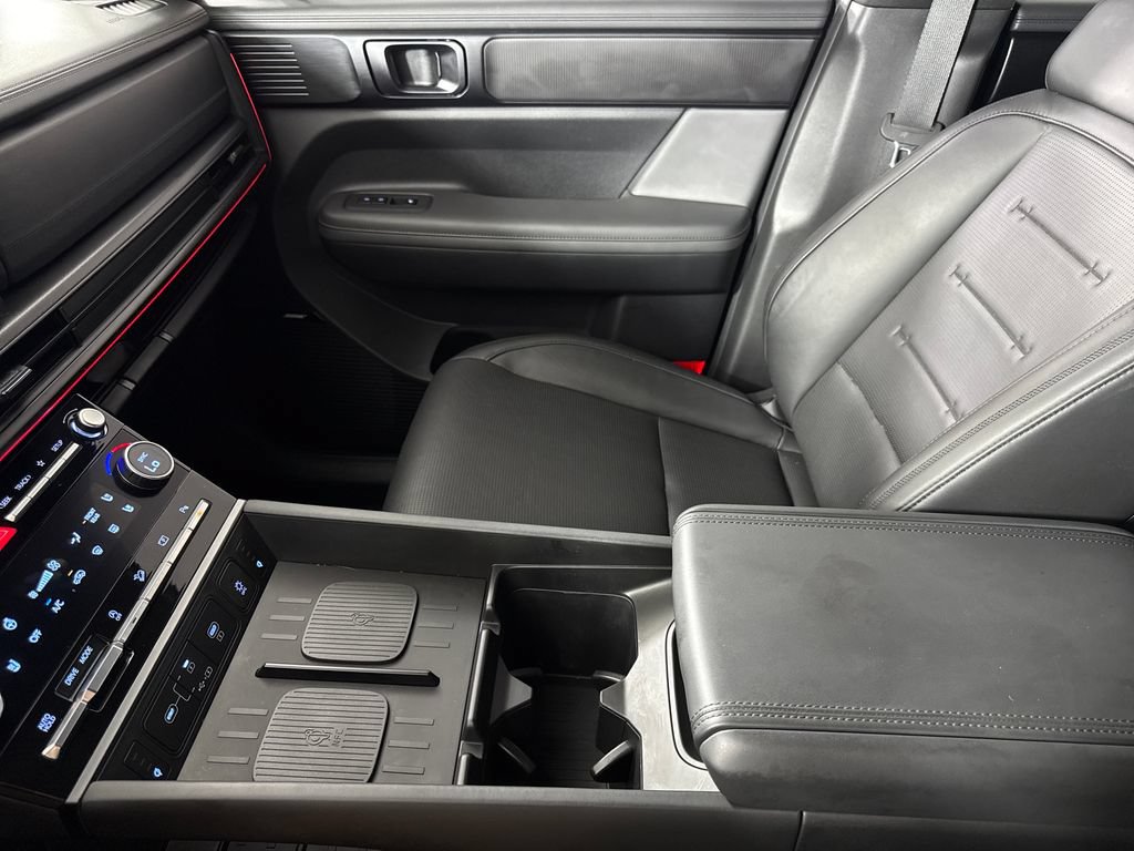 Used 2024 Hyundai Santa Fe Calligraphy FWD image 22