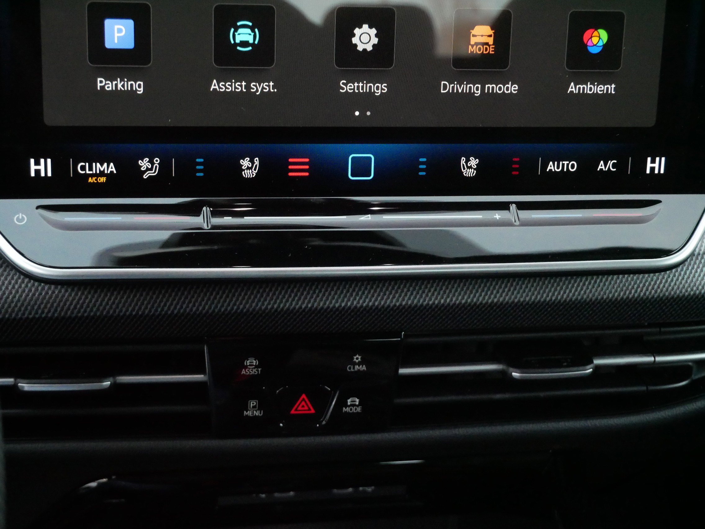 Used 2025 Volkswagen Golf image 23