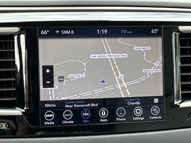 Used 2020 Chrysler Pacifica Touring-L FWD image 20