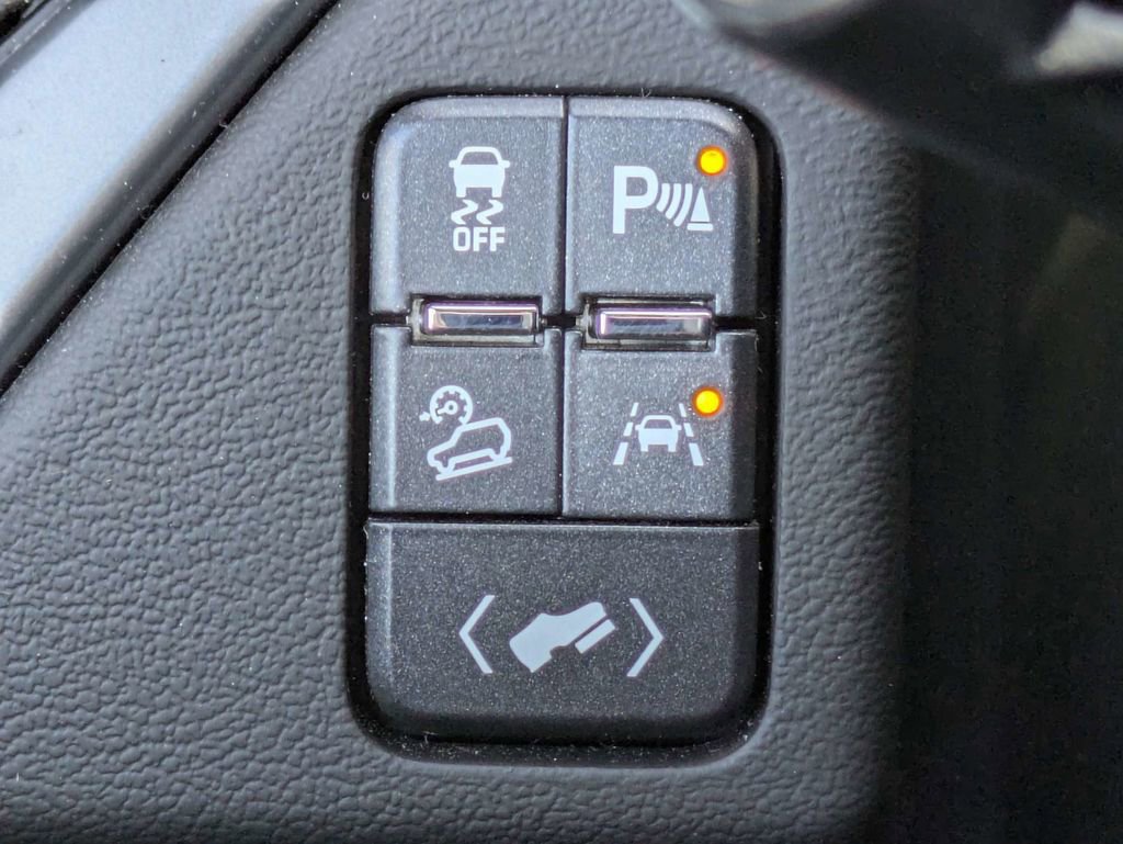 Used 2020 Chevrolet Tahoe LT w/ Z71 Midnight Edition image 37