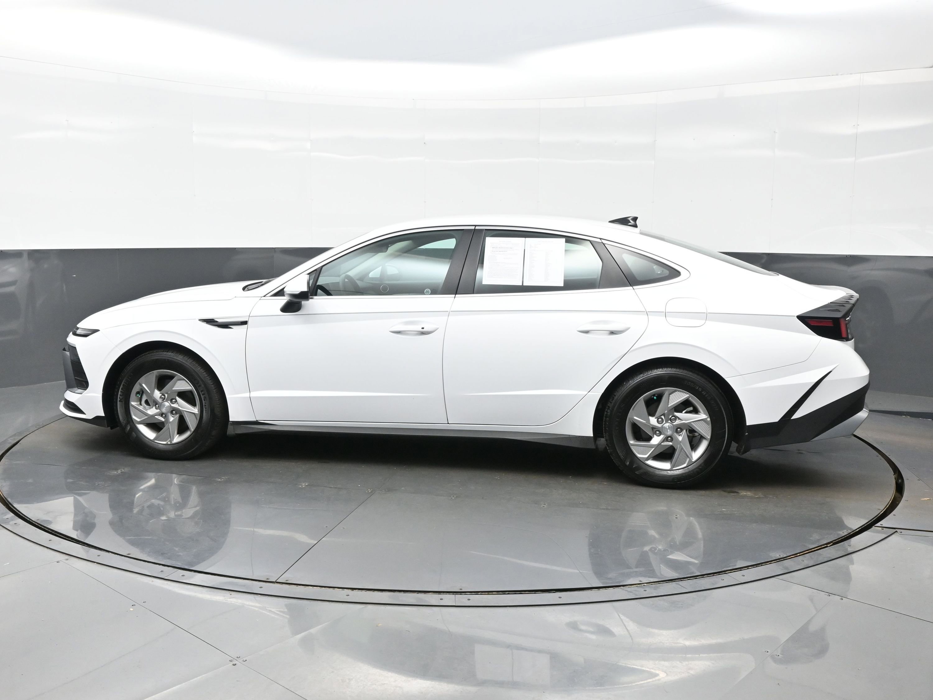 Certified 2026 Hyundai Sonata SE FWD image 3