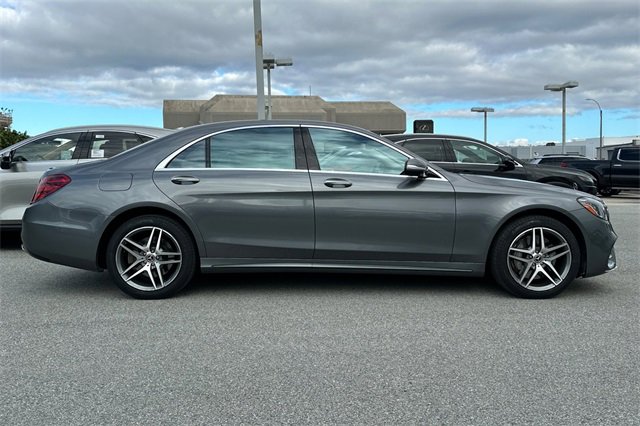 Used 2018 Mercedes-Benz S 560 Sedan image 3