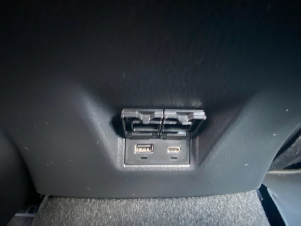 Used 2025 Toyota Camry SE w/ Convenience Package FWD image 28
