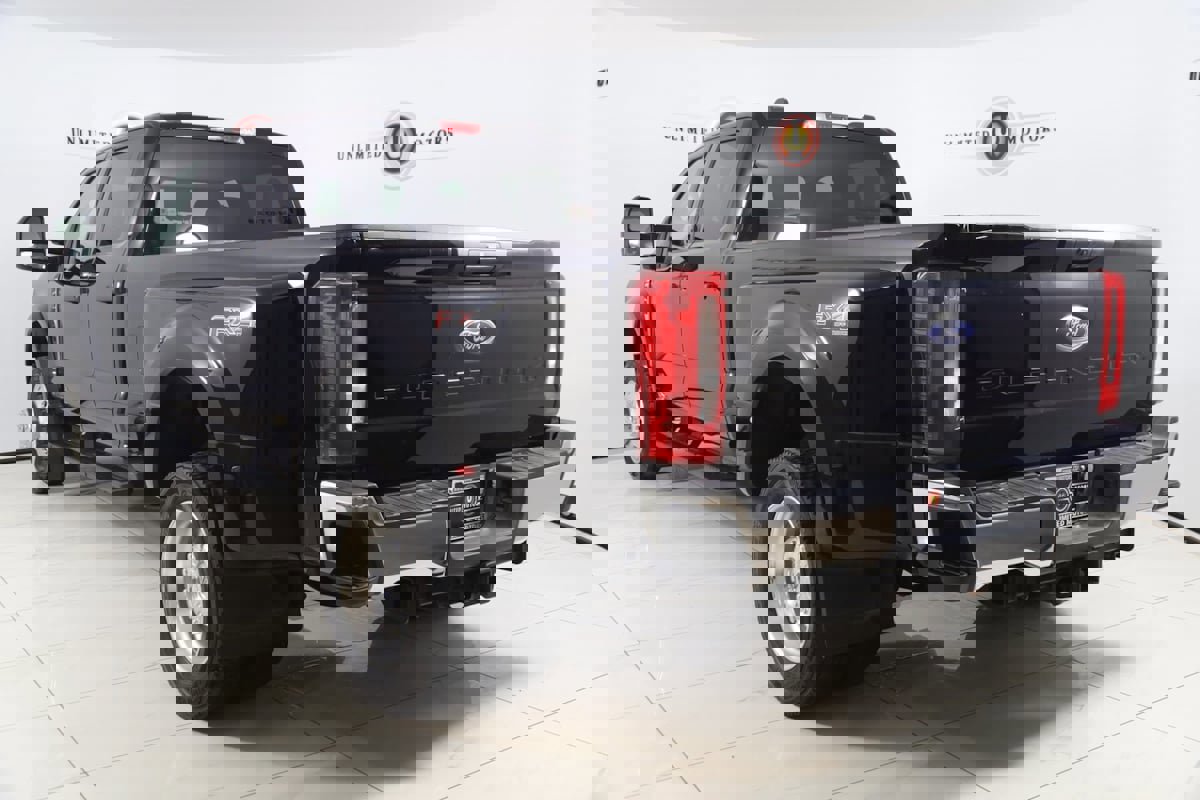 Used 2023 Ford F450 XLT w/ FX4 Off-Road Package image 4