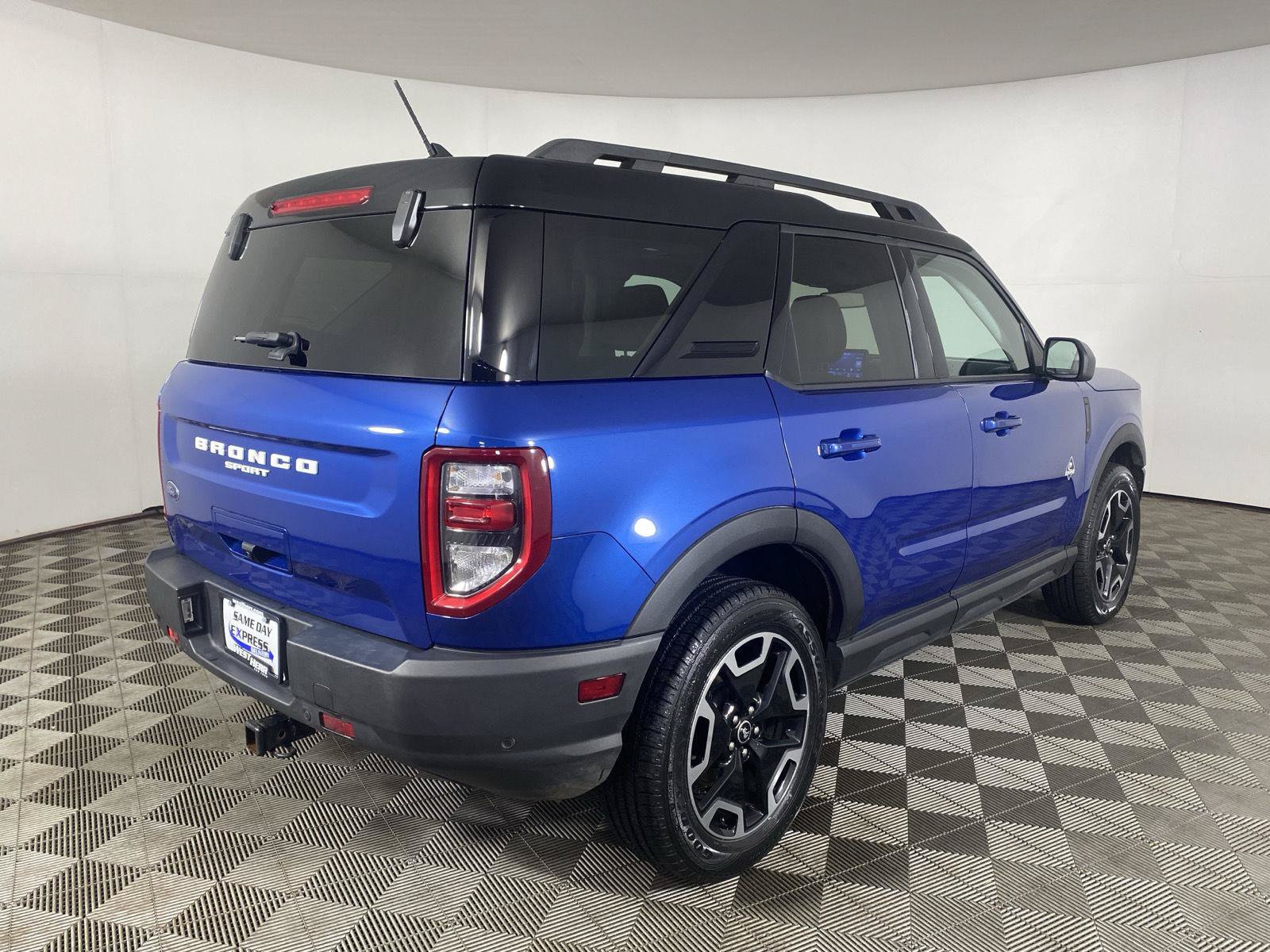 Used 2024 Ford Bronco Sport Outer Banks w/ Tech Package AWD/4WD image 7