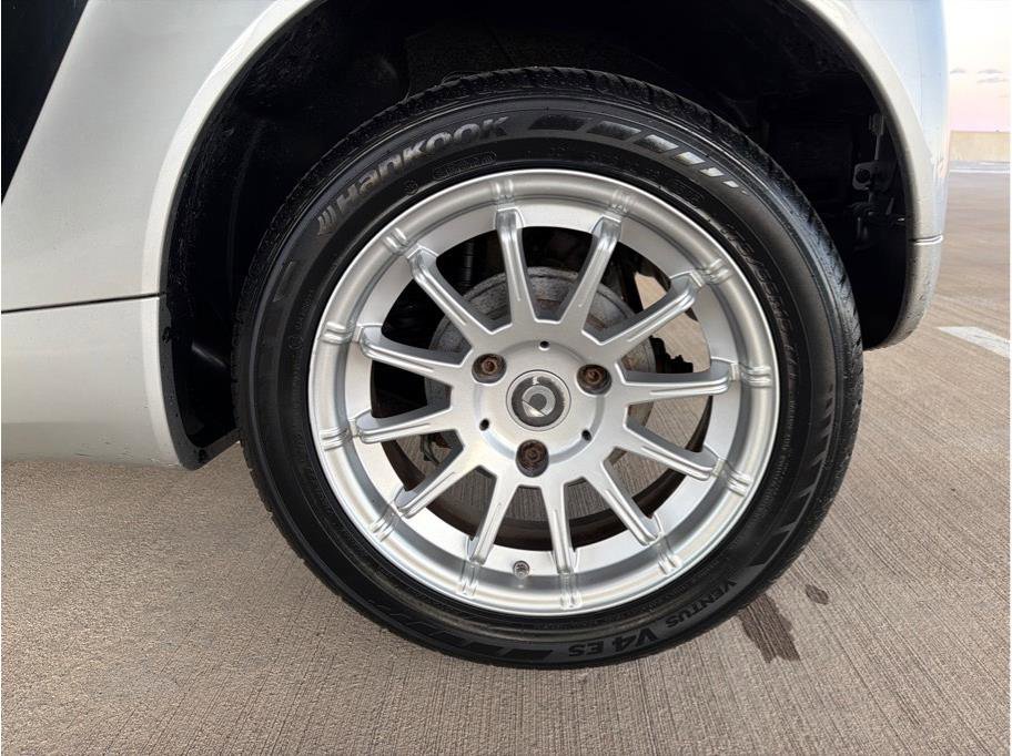 Used 2011 smart fortwo passion image 22