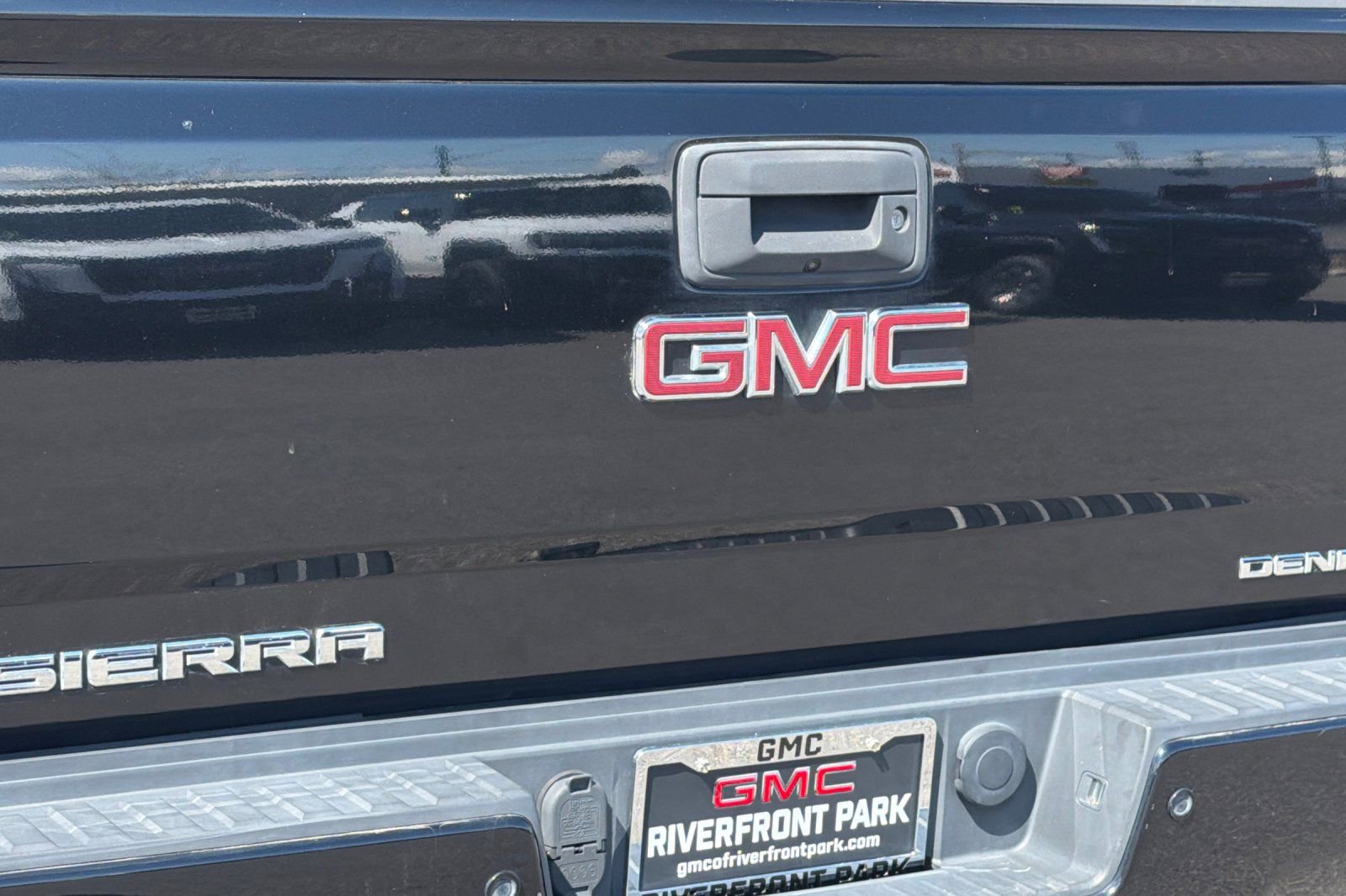 Used 2018 GMC Sierra 2500 Denali w/ Duramax Plus Package image 44