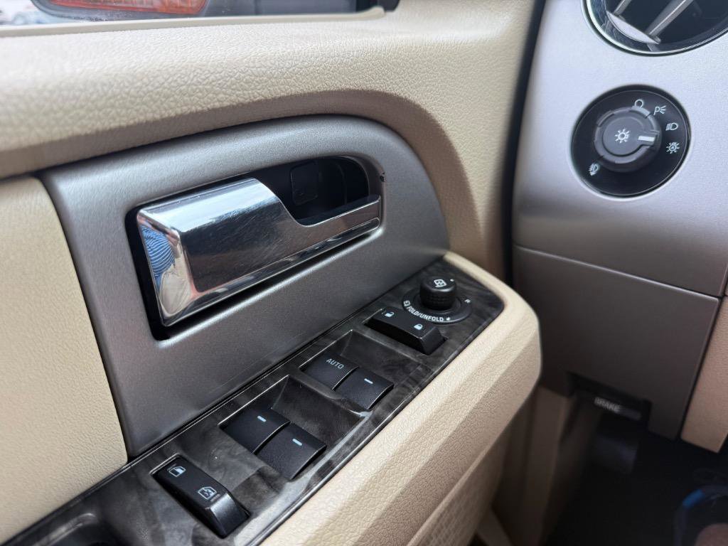 Used 2016 Ford Expedition EL Limited image 32