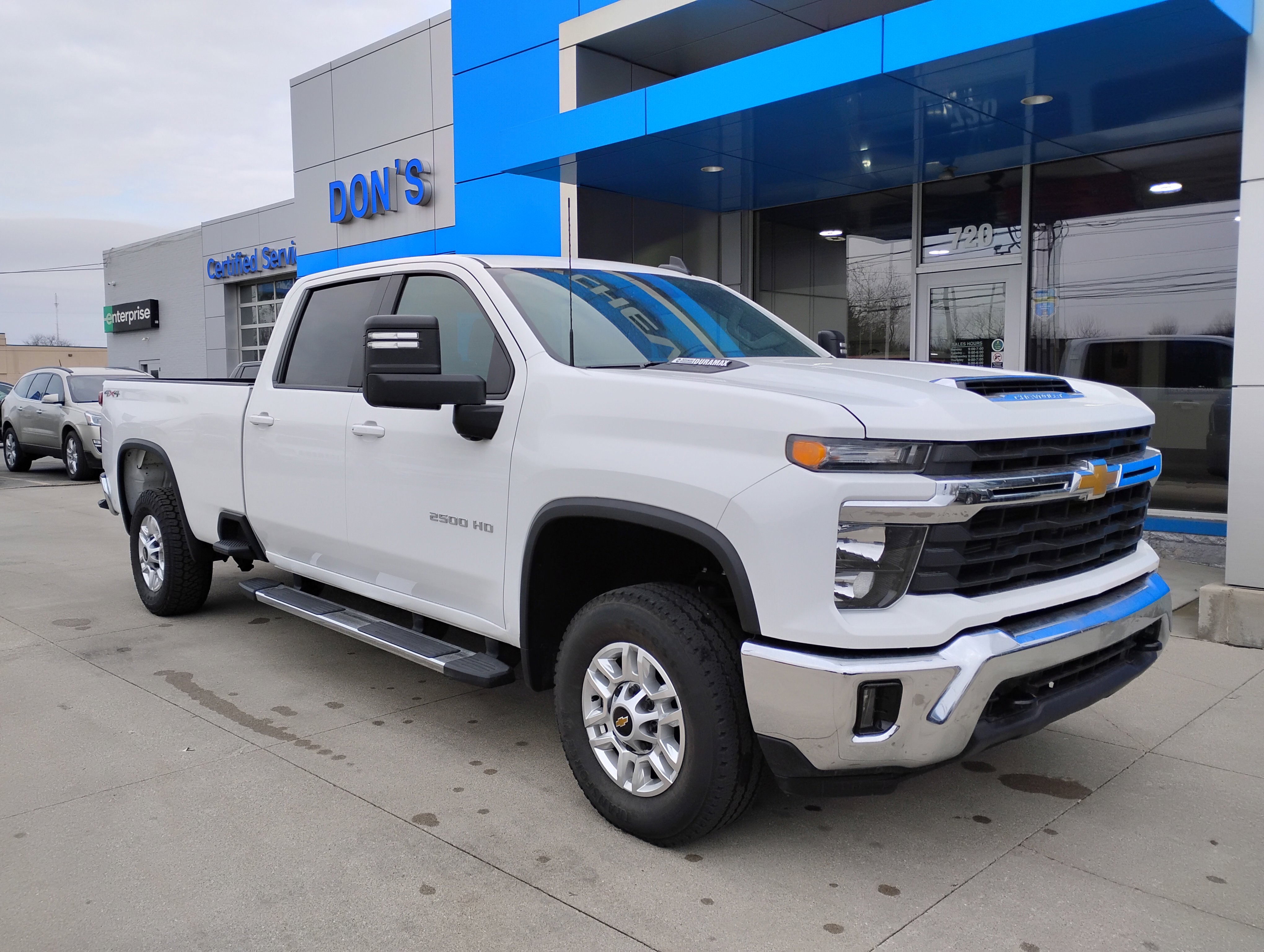 Used 2025 Chevrolet Silverado 2500 LT w/ Convenience Package image 3