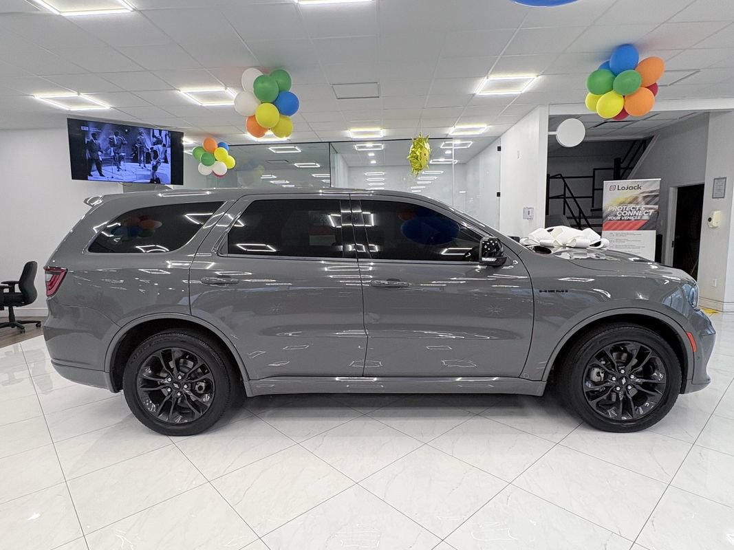 Used 2022 Dodge Durango R/T w/ Blacktop Package AWD/4WD image 5