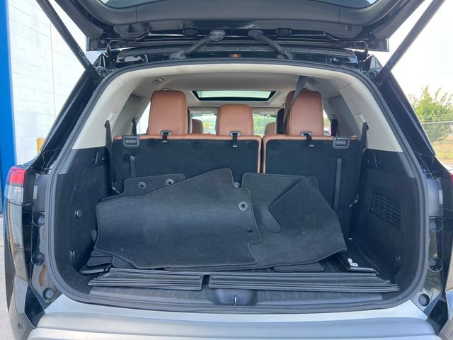 Used 2022 Nissan Pathfinder Platinum w/ Cargo Package image 28