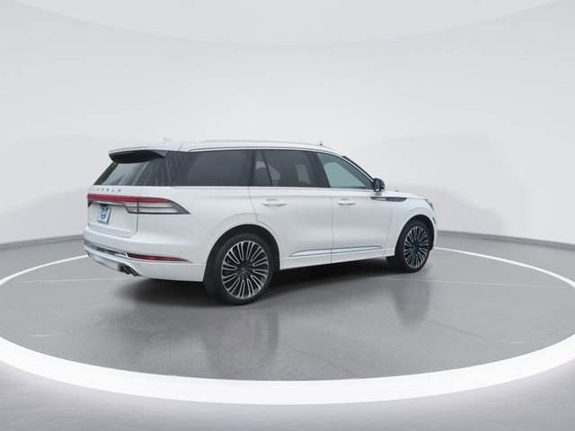 Used 2023 Lincoln Aviator Black Label w/ Class IV Trailer Tow Package AWD/4WD image 8