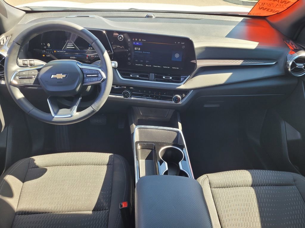 Used 2025 Chevrolet Equinox LT FWD image 9