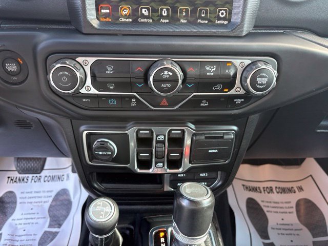 Used 2022 Jeep Wrangler Unlimited Sahara AWD/4WD image 21