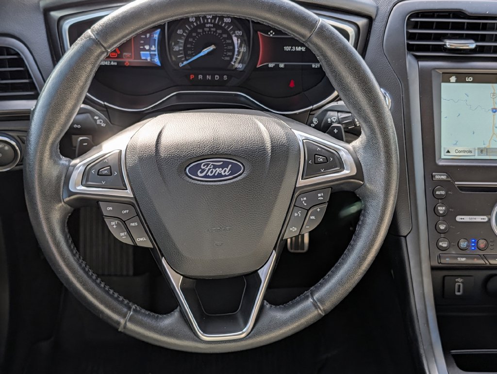 Used 2018 Ford Fusion Titanium FWD image 14