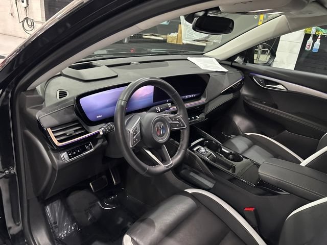 Used 2025 Buick Envision Sport Touring AWD/4WD image 10