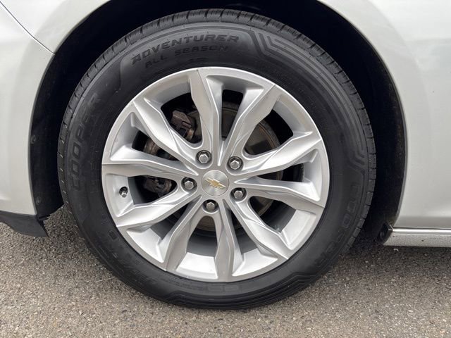 Used 2020 Chevrolet Malibu LT FWD image 14