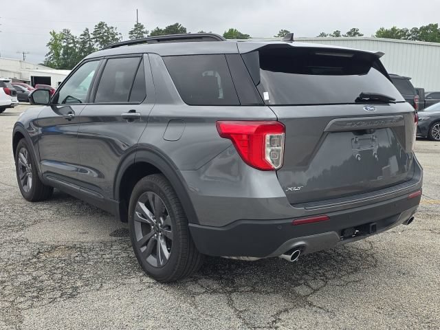 Used 2023 Ford Explorer XLT w/ Equipment Group 202A RWD image 3