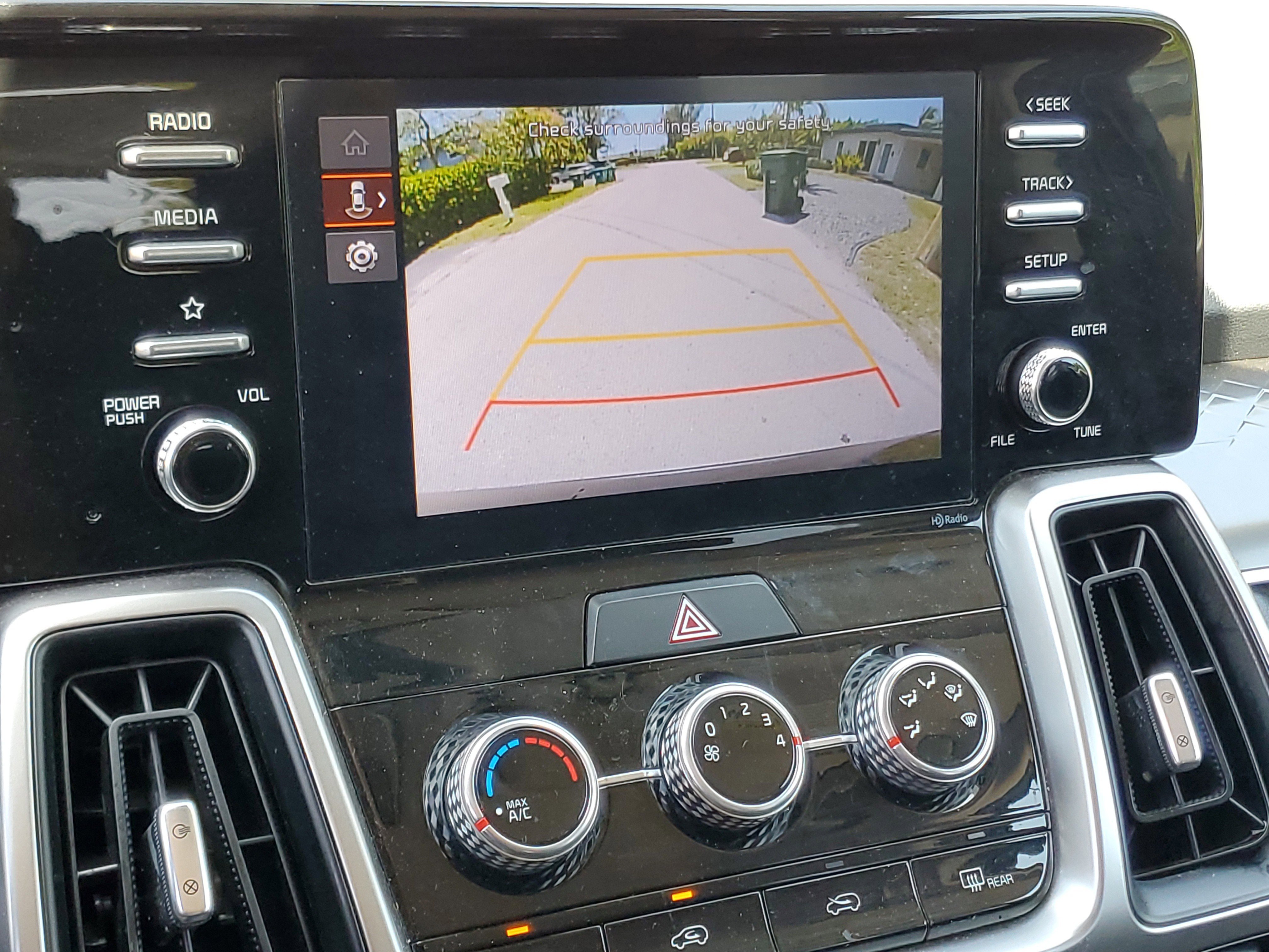 Used 2022 Kia Sorento LX image 25