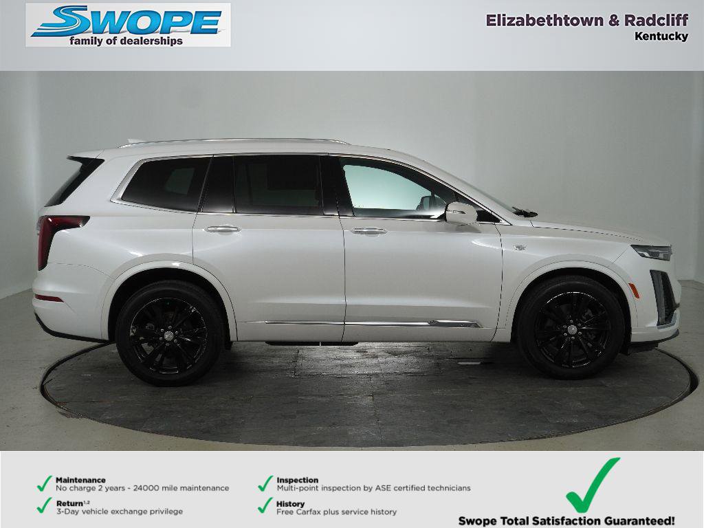 Used 2022 Cadillac XT6 Premium Luxury AWD/4WD image 2