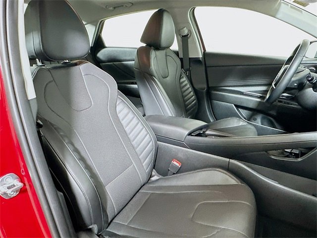 Used 2023 Hyundai Elantra Limited w/ Cargo Package image 31