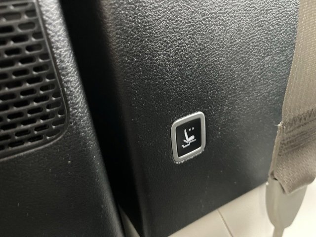 Used 2024 Chrysler Pacifica Touring-L image 58