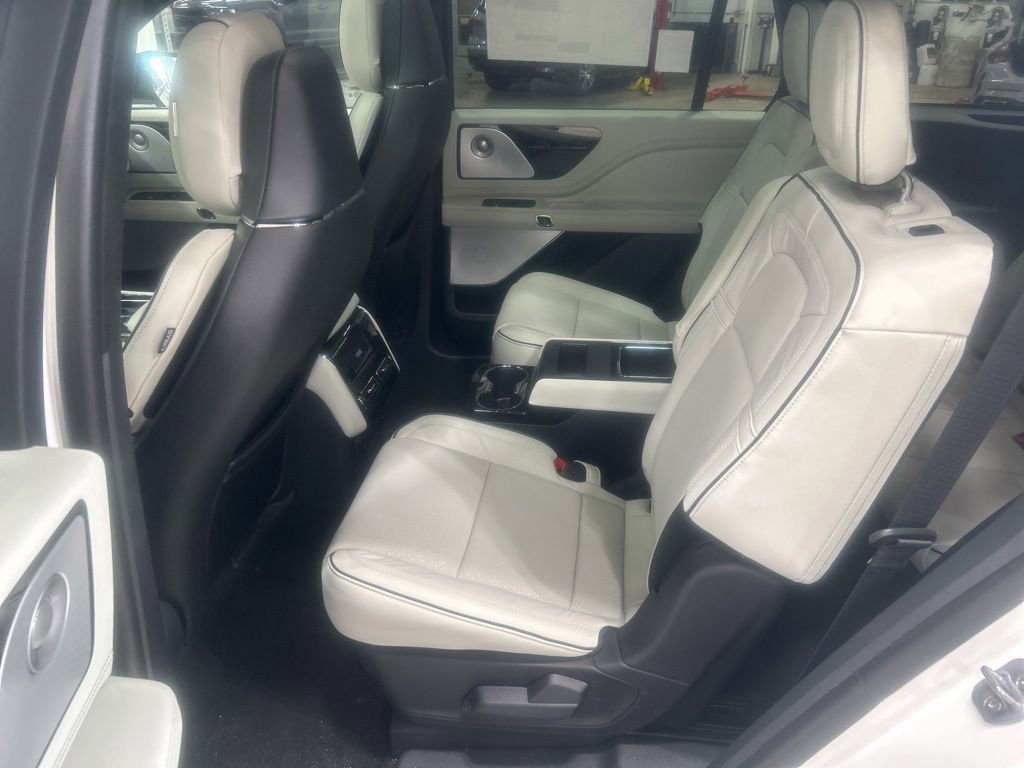 New 2025 Lincoln Aviator Black Label w/ Black Label Special Edition image 26