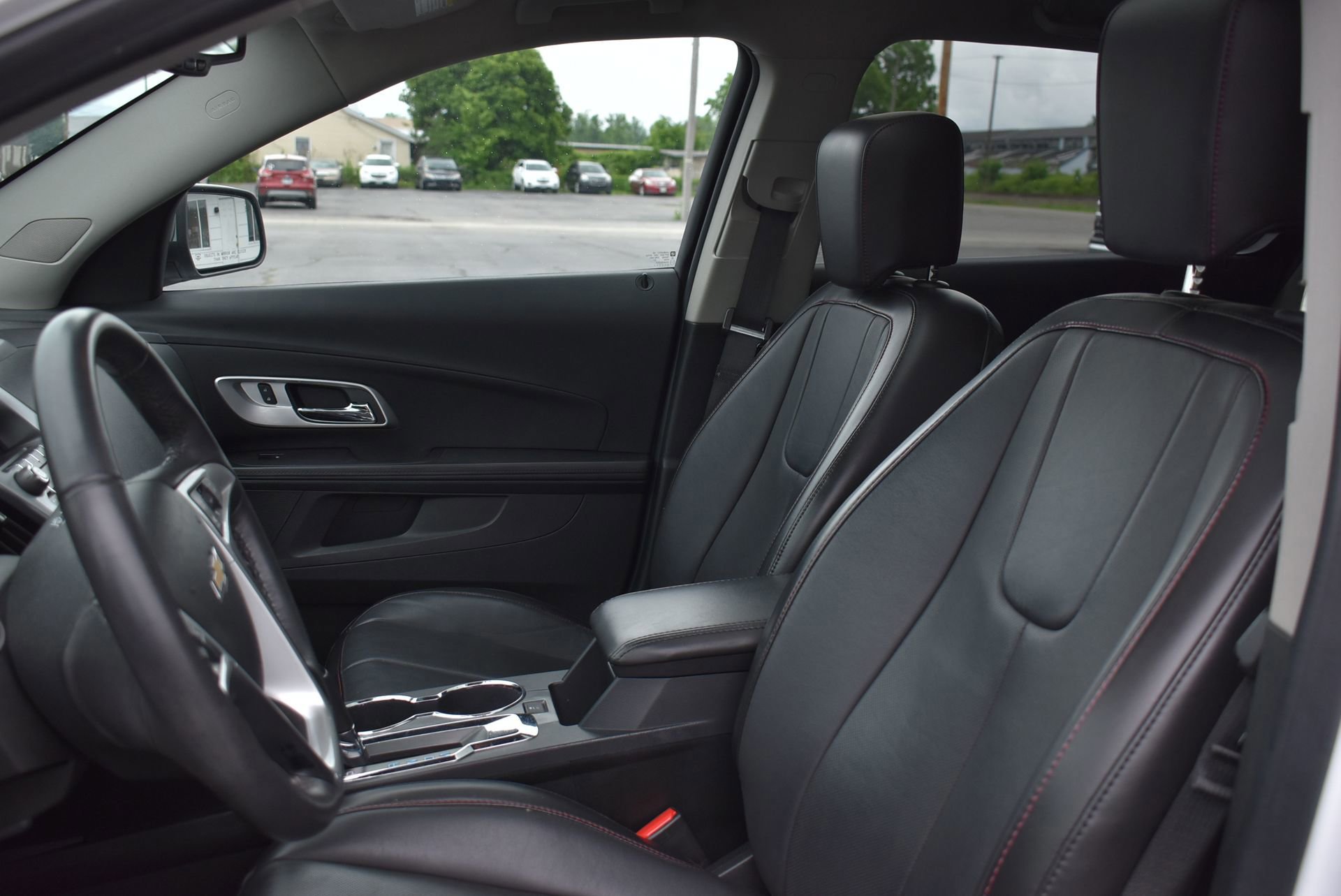 Used 2016 Chevrolet Equinox LTZ w/ Enhanced Convenience Package FWD image 13