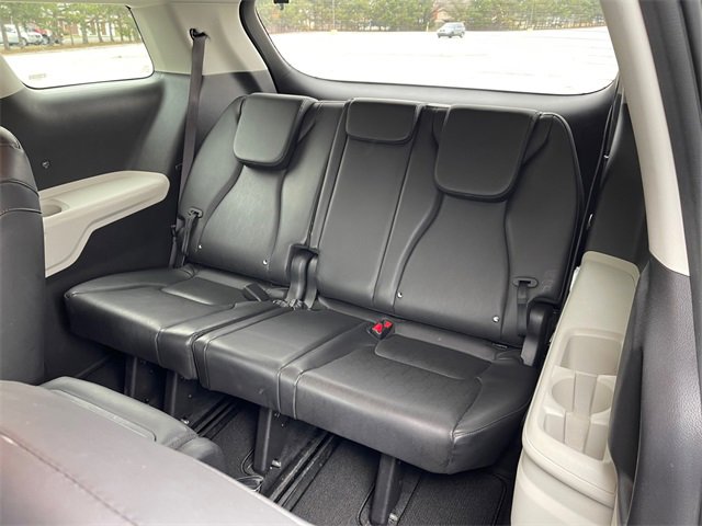 Used 2024 Kia Carnival LX image 21