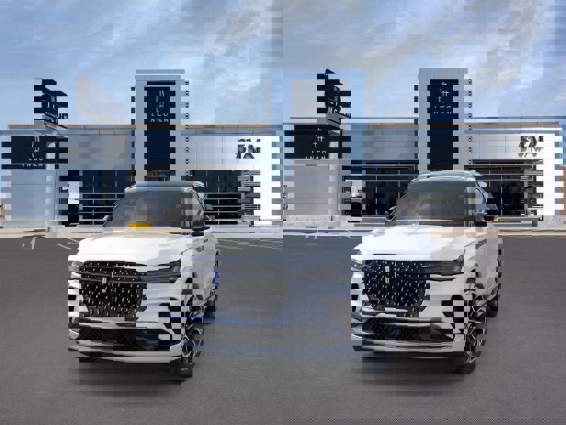 Used 2025 Lincoln Nautilus Reserve image 2