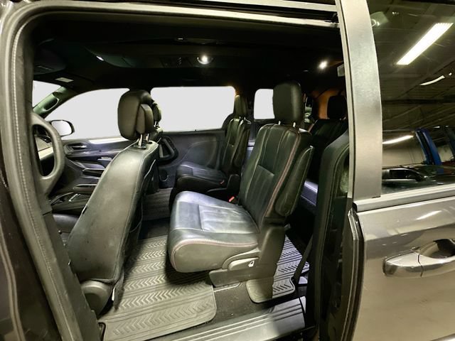 Used 2016 Dodge Grand Caravan R/T FWD image 25