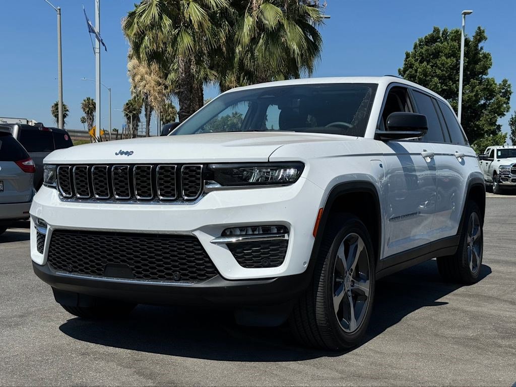 New 2023 Jeep Grand Cherokee 4WD 4xe w/ Luxury Tech Group II