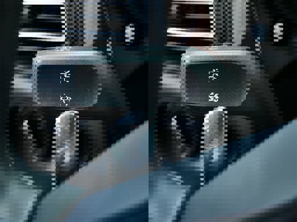 Used 2023 Porsche Macan Turbo image 21