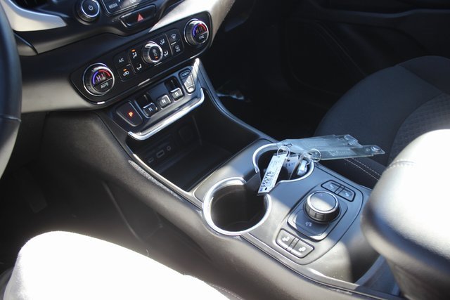 Used 2018 GMC Terrain SLE w/ Driver Convenience Package image 12