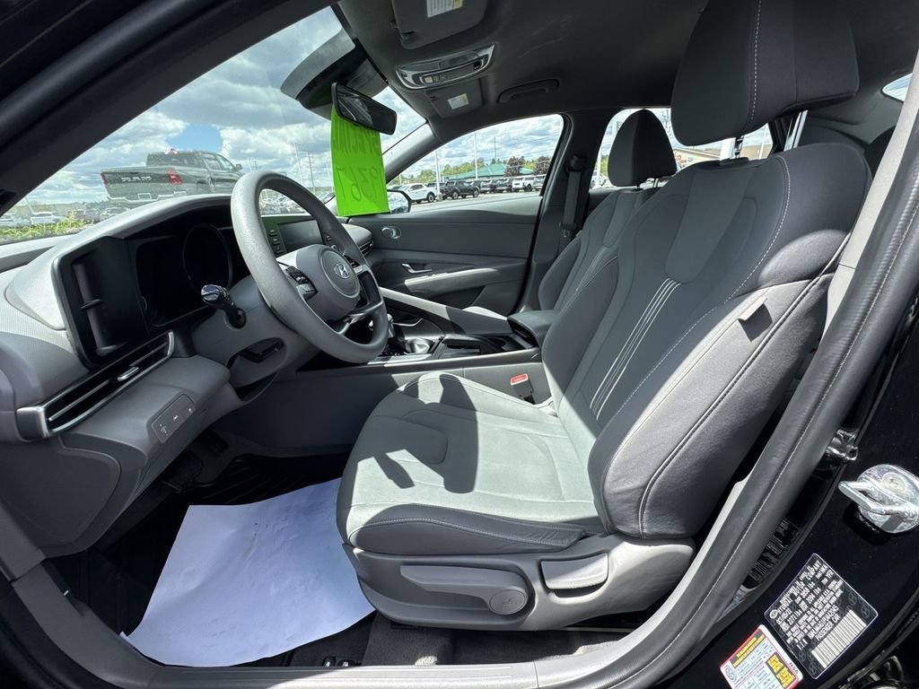 Used 2023 Hyundai Elantra SEL FWD image 17
