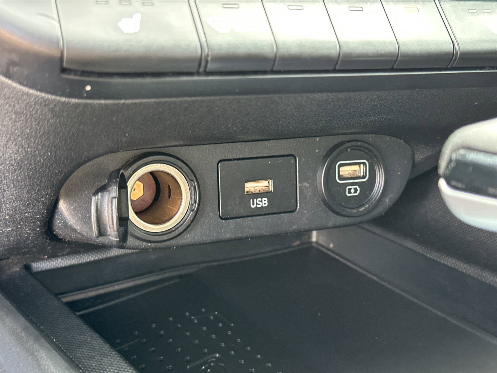 Used 2021 Hyundai Elantra SEL w/ Convenience + Premium Package image 27