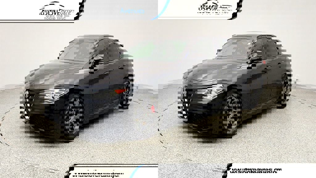 Used 2018 Alfa Romeo Giulia image 1