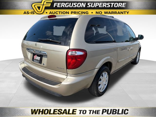 Used 2006 Chrysler Town & Country Touring FWD image 7